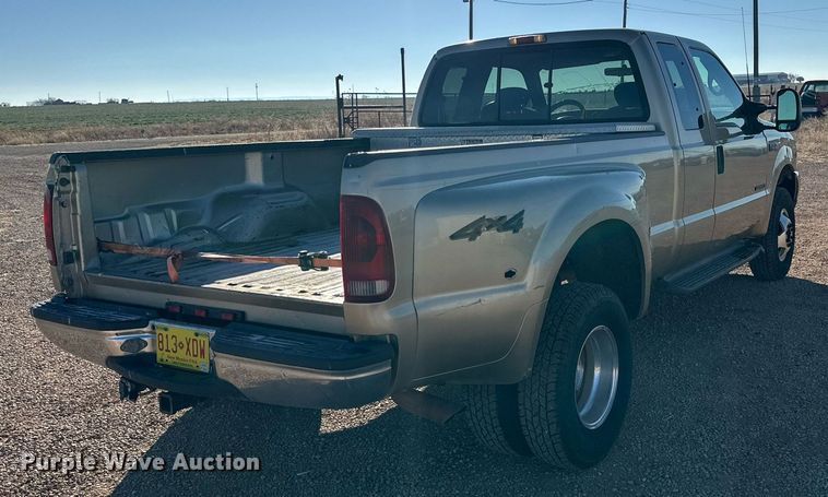 image for item DP6106 2001 Ford F350 Super Duty XLT SuperCab pickup truck