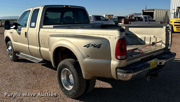 image for item DP6106 2001 Ford F350 Super Duty XLT SuperCab pickup truck