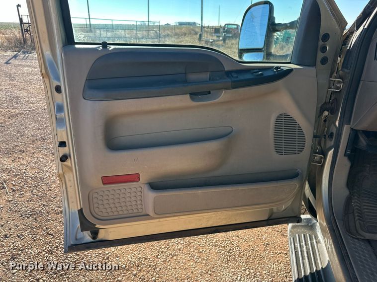 image for item DP6106 2001 Ford F350 Super Duty XLT SuperCab pickup truck