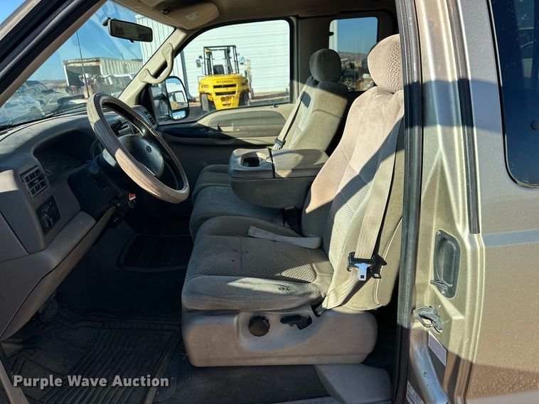 image for item DP6106 2001 Ford F350 Super Duty XLT SuperCab pickup truck