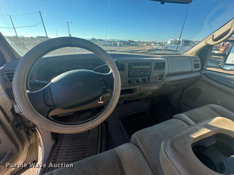 image for item DP6106 2001 Ford F350 Super Duty XLT SuperCab pickup truck