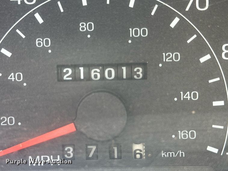 image for item DP6106 2001 Ford F350 Super Duty XLT SuperCab pickup truck