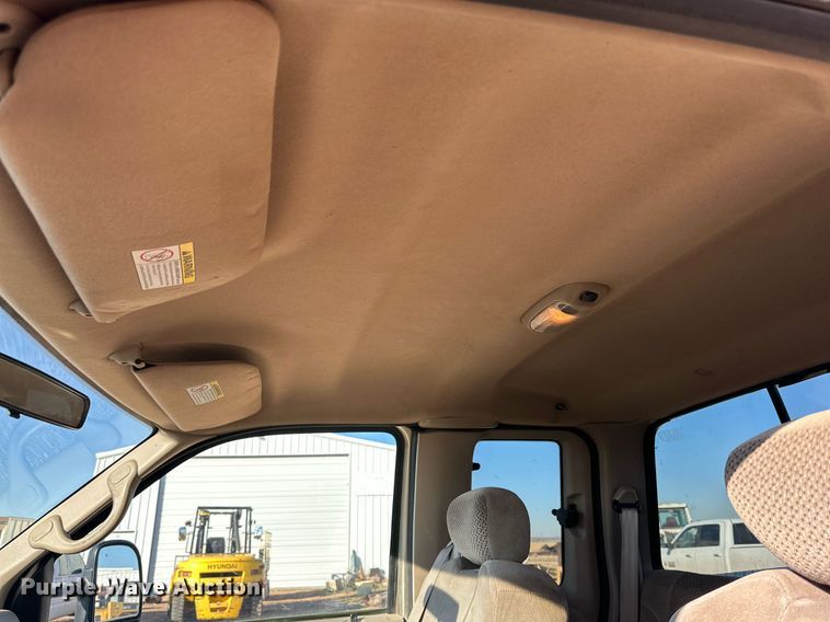 image for item DP6106 2001 Ford F350 Super Duty XLT SuperCab pickup truck