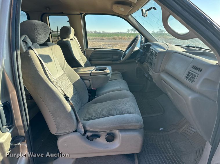 image for item DP6106 2001 Ford F350 Super Duty XLT SuperCab pickup truck