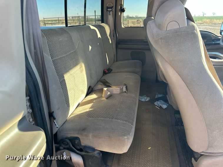 image for item DP6106 2001 Ford F350 Super Duty XLT SuperCab pickup truck