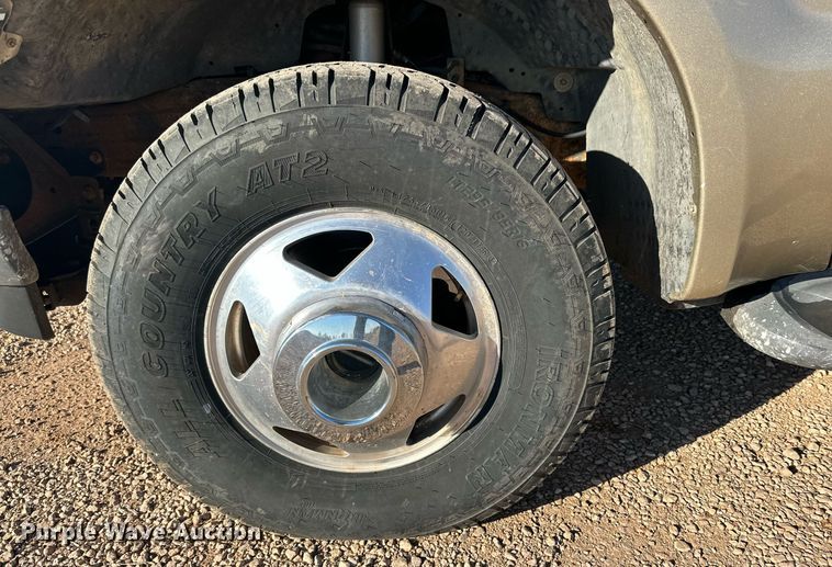 image for item DP6106 2001 Ford F350 Super Duty XLT SuperCab pickup truck