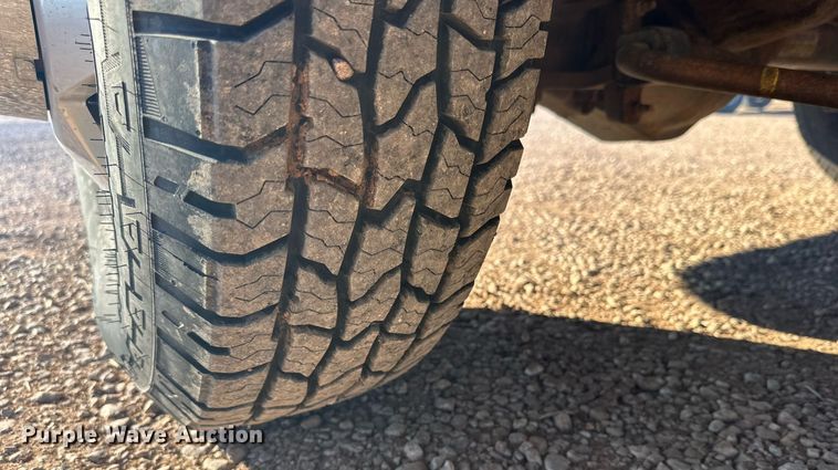 image for item DP6106 2001 Ford F350 Super Duty XLT SuperCab pickup truck