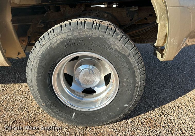 image for item DP6106 2001 Ford F350 Super Duty XLT SuperCab pickup truck