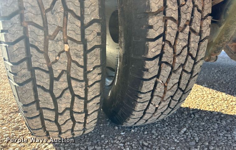 image for item DP6106 2001 Ford F350 Super Duty XLT SuperCab pickup truck