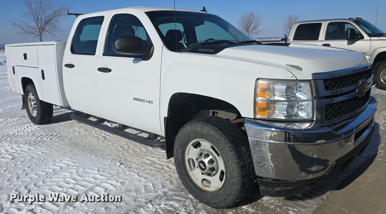 image for item DQ5370 2012 Chevrolet Silverado 2500HD Crew Cab utility bed pickup truck