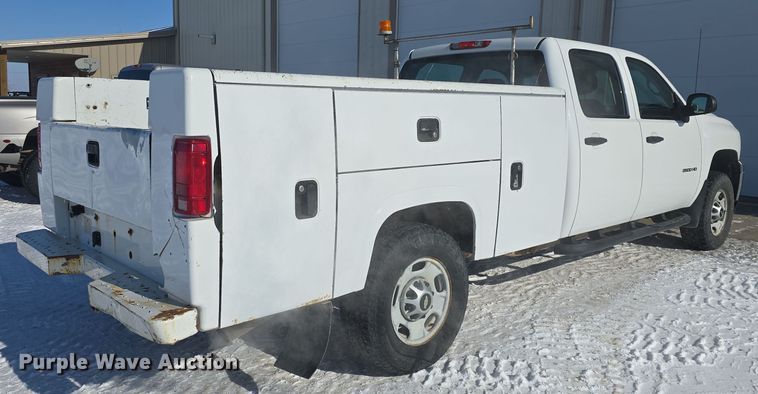 image for item DQ5370 2012 Chevrolet Silverado 2500HD Crew Cab utility bed pickup truck