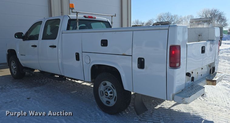 image for item DQ5370 2012 Chevrolet Silverado 2500HD Crew Cab utility bed pickup truck
