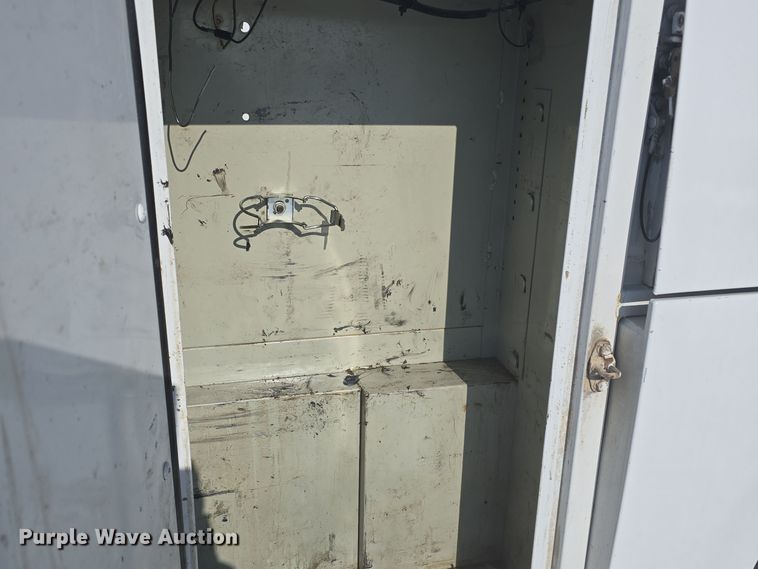 image for item DQ5370 2012 Chevrolet Silverado 2500HD Crew Cab utility bed pickup truck