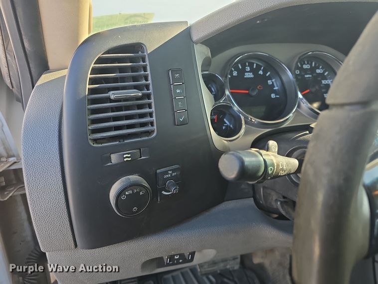 image for item DQ5370 2012 Chevrolet Silverado 2500HD Crew Cab utility bed pickup truck