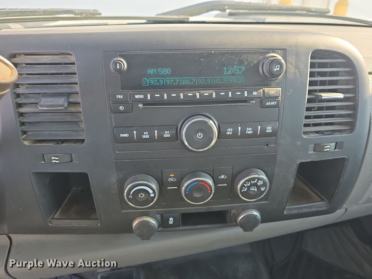 image for item DQ5370 2012 Chevrolet Silverado 2500HD Crew Cab utility bed pickup truck