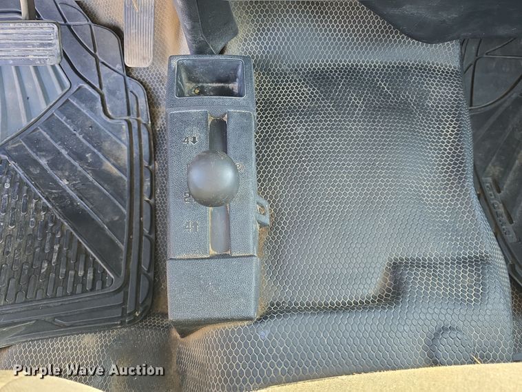 image for item DQ5370 2012 Chevrolet Silverado 2500HD Crew Cab utility bed pickup truck