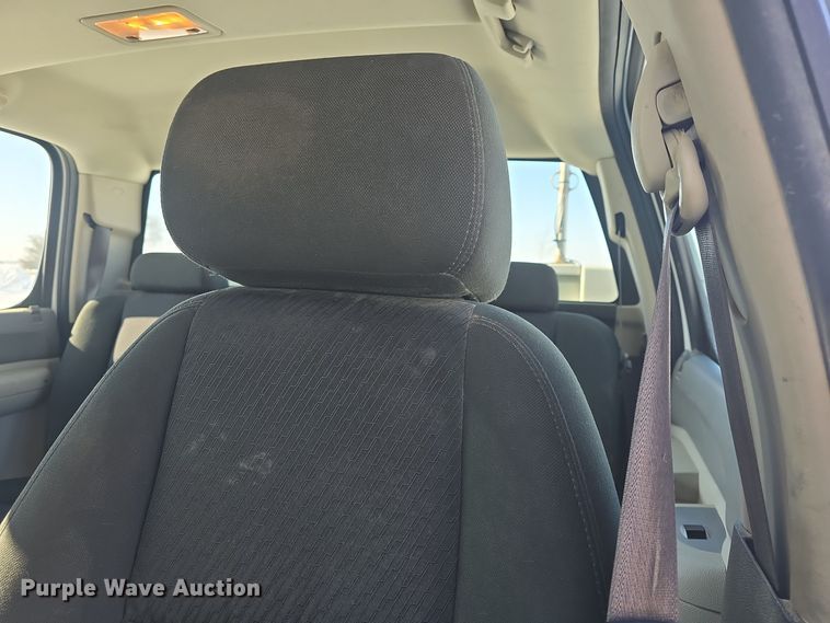 image for item DQ5370 2012 Chevrolet Silverado 2500HD Crew Cab utility bed pickup truck