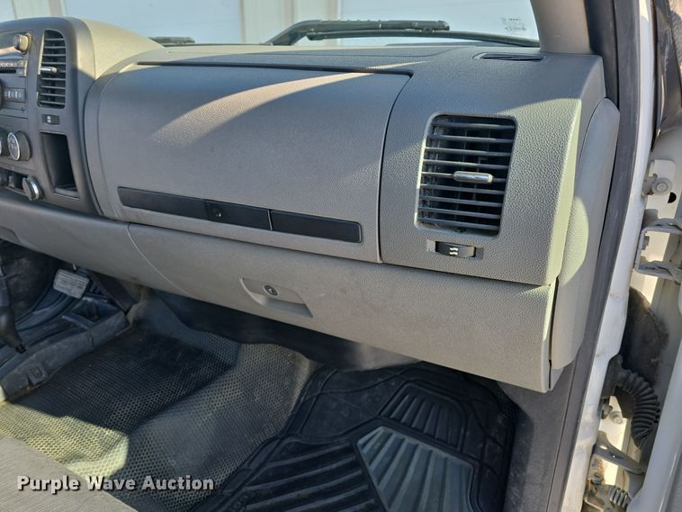 image for item DQ5370 2012 Chevrolet Silverado 2500HD Crew Cab utility bed pickup truck