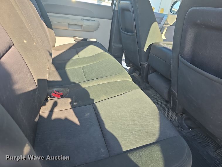 image for item DQ5370 2012 Chevrolet Silverado 2500HD Crew Cab utility bed pickup truck