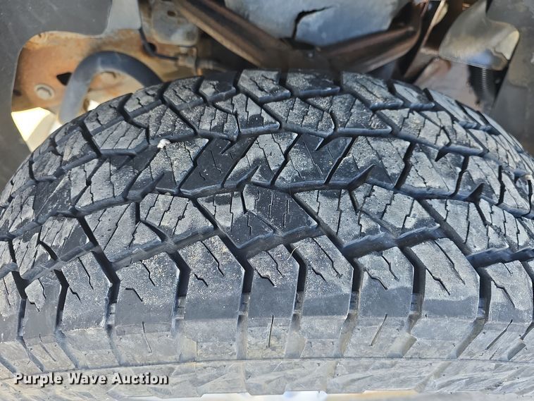 image for item DQ5370 2012 Chevrolet Silverado 2500HD Crew Cab utility bed pickup truck