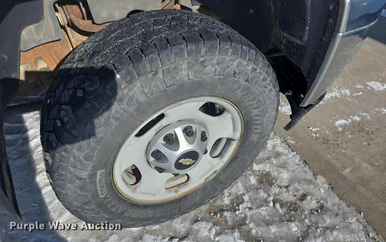 image for item DQ5370 2012 Chevrolet Silverado 2500HD Crew Cab utility bed pickup truck