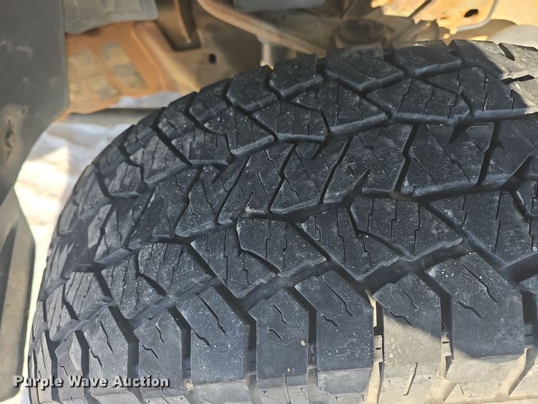 image for item DQ5370 2012 Chevrolet Silverado 2500HD Crew Cab utility bed pickup truck