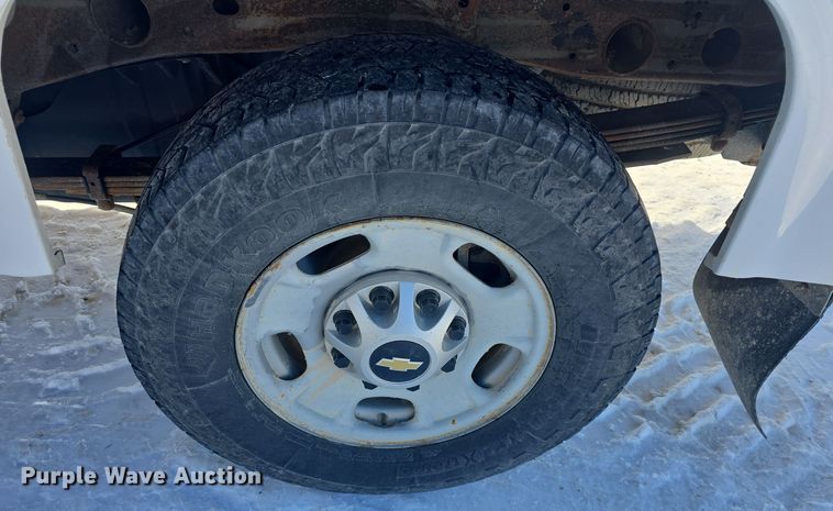 image for item DQ5370 2012 Chevrolet Silverado 2500HD Crew Cab utility bed pickup truck