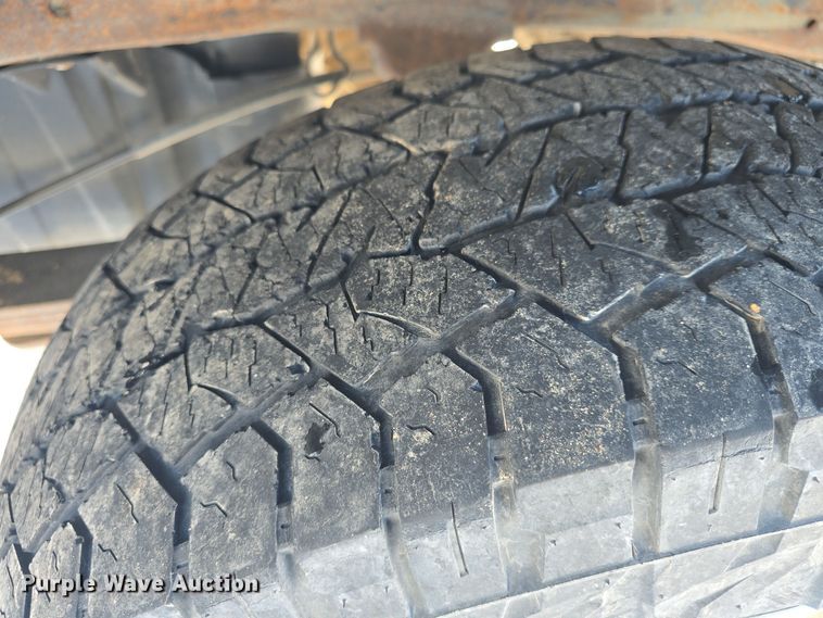 image for item DQ5370 2012 Chevrolet Silverado 2500HD Crew Cab utility bed pickup truck