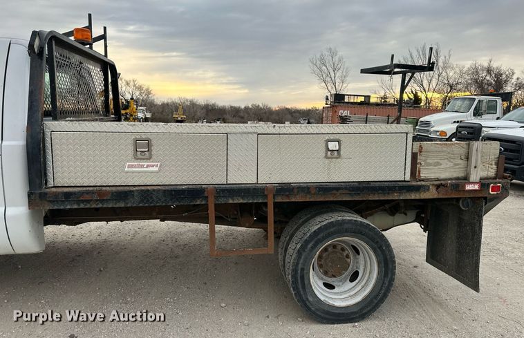 image for item DQ6488 2008 Ford F450 flatbed truck