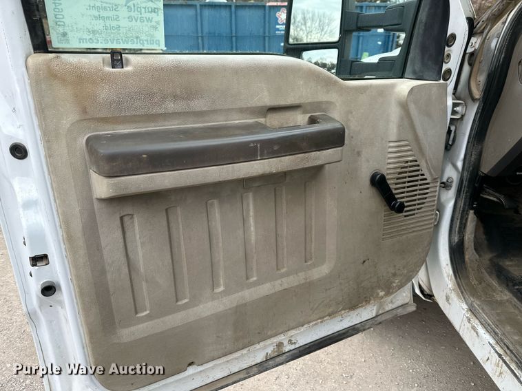 image for item DQ6488 2008 Ford F450 flatbed truck