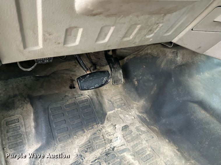 image for item DQ6488 2008 Ford F450 flatbed truck