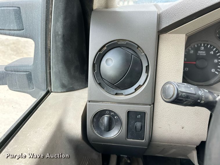 image for item DQ6488 2008 Ford F450 flatbed truck