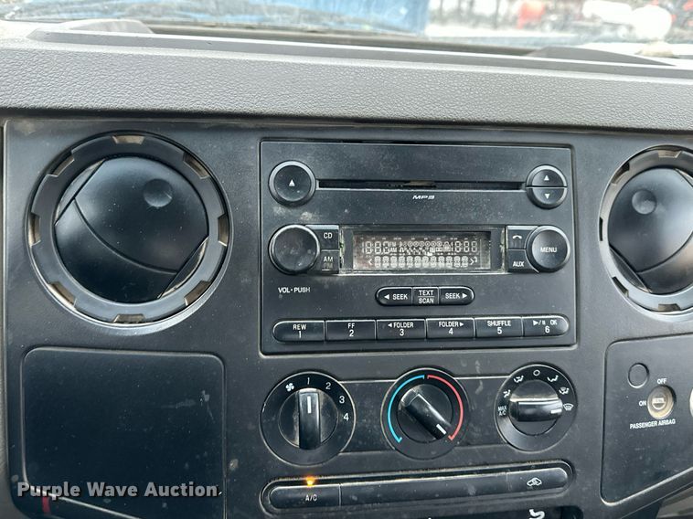 image for item DQ6488 2008 Ford F450 flatbed truck