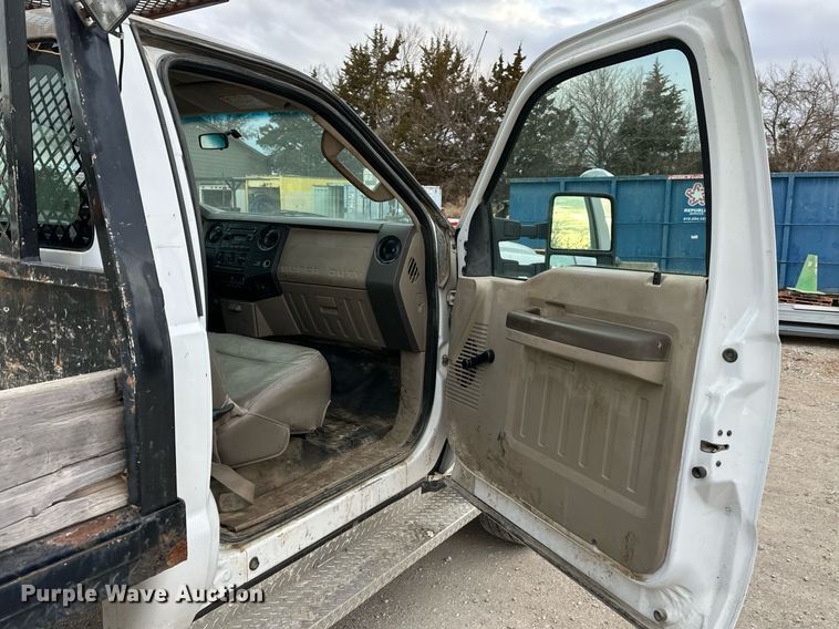 image for item DQ6488 2008 Ford F450 flatbed truck