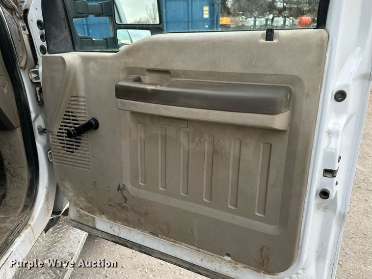 image for item DQ6488 2008 Ford F450 flatbed truck