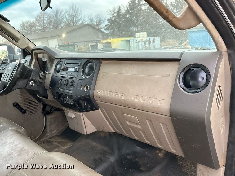 image for item DQ6488 2008 Ford F450 flatbed truck