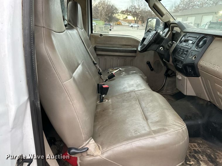 image for item DQ6488 2008 Ford F450 flatbed truck