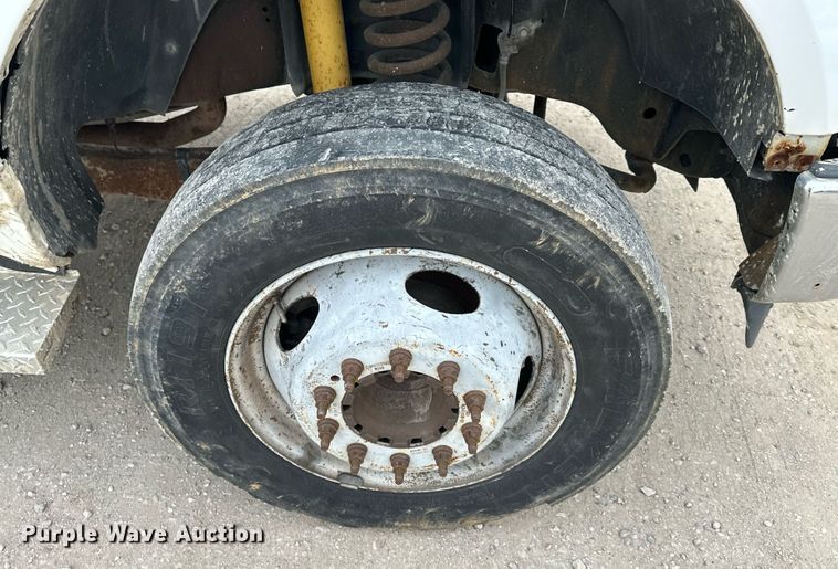 image for item DQ6488 2008 Ford F450 flatbed truck