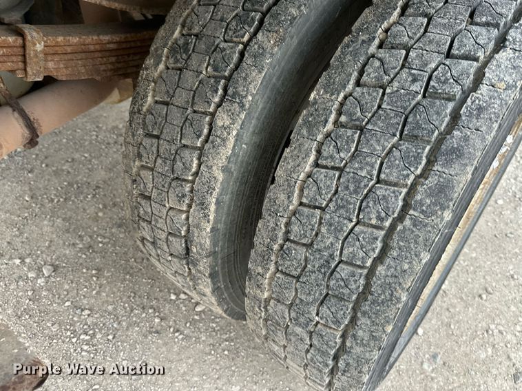 image for item DQ6488 2008 Ford F450 flatbed truck