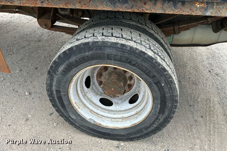 image for item DQ6488 2008 Ford F450 flatbed truck