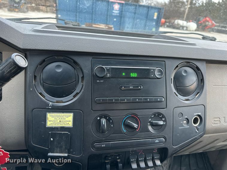 image for item DQ6489 2008 Ford F450 Super Duty flatbed truck