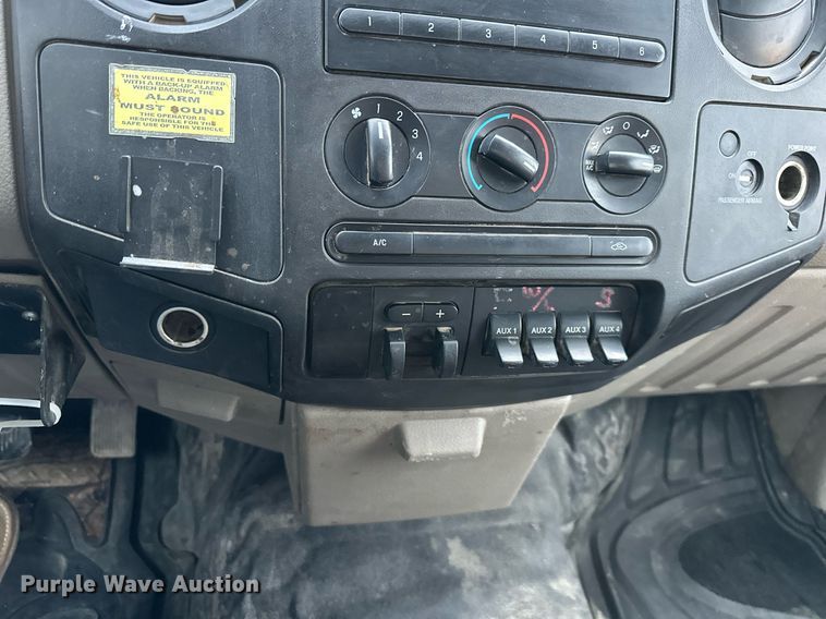 image for item DQ6489 2008 Ford F450 Super Duty flatbed truck