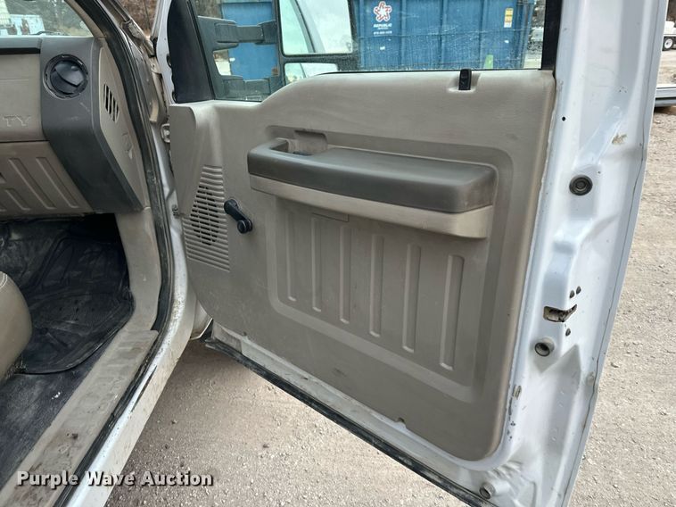 image for item DQ6489 2008 Ford F450 Super Duty flatbed truck