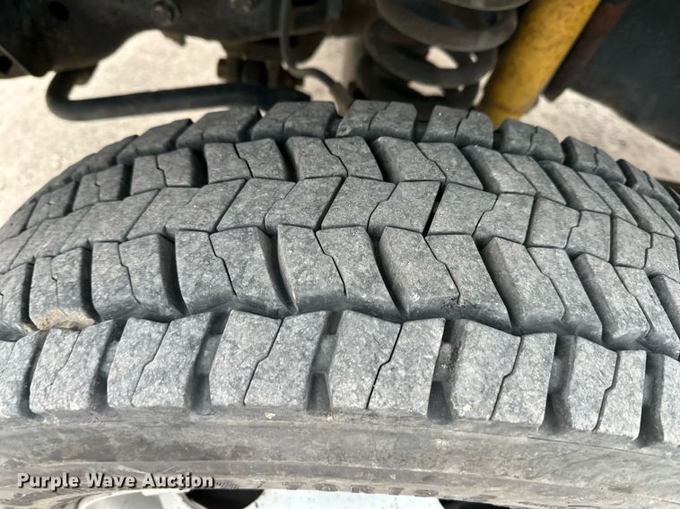 image for item DQ6489 2008 Ford F450 Super Duty flatbed truck