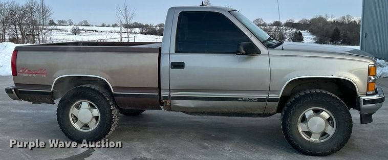 image for item DQ6566 1998 Chevrolet K1500 pickup truck