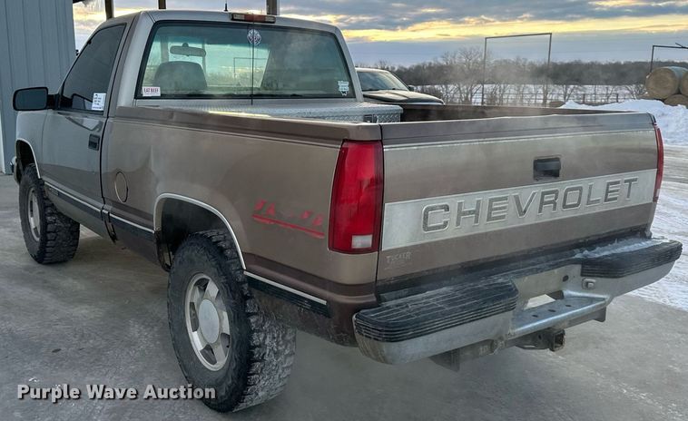 image for item DQ6566 1998 Chevrolet K1500 pickup truck