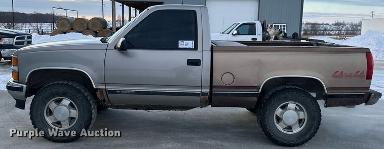 image for item DQ6566 1998 Chevrolet K1500 pickup truck