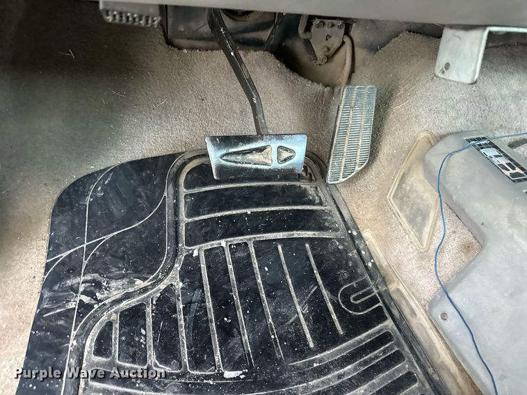 image for item DQ6566 1998 Chevrolet K1500 pickup truck