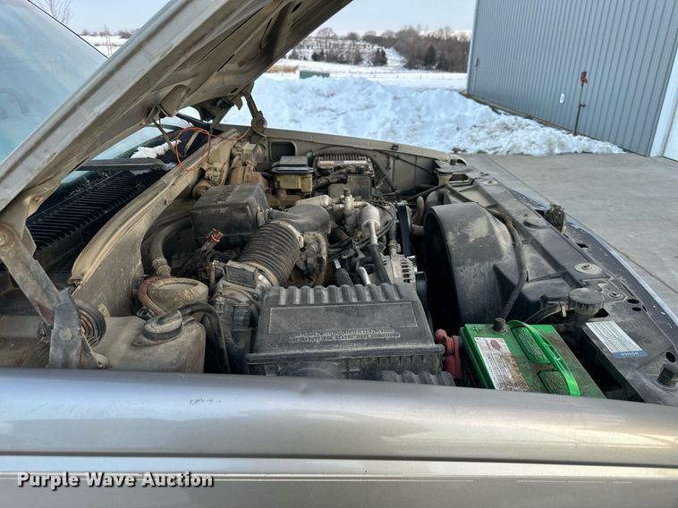 image for item DQ6566 1998 Chevrolet K1500 pickup truck