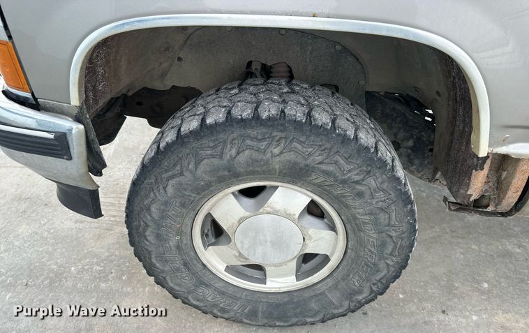 image for item DQ6566 1998 Chevrolet K1500 pickup truck